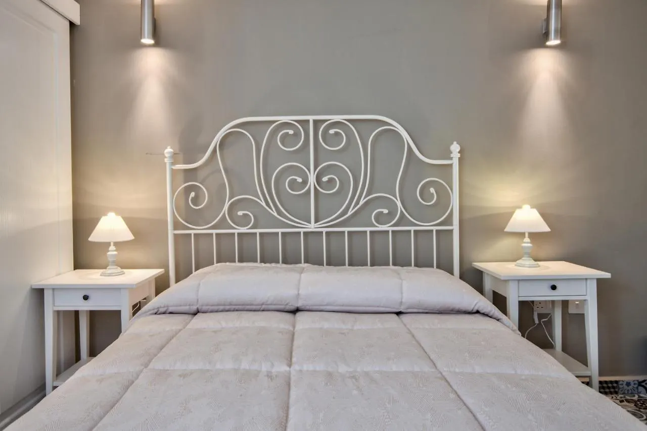 Borgo Apartments 1 & 2 Bedroom Self-Catering Units In Central La Valeta